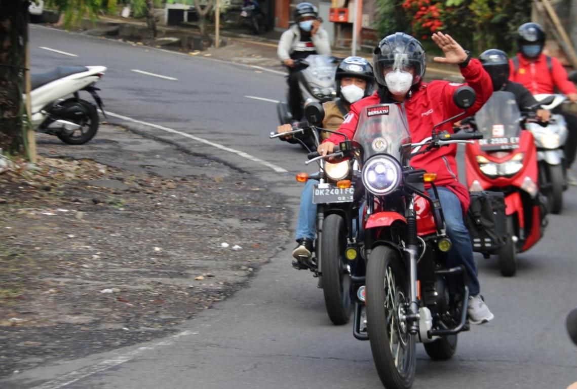 podiumnews.com-Kendarai Motor, Sanjaya Tinjau Pengelolaan Sampah Berbasis Sumber di  Penebel